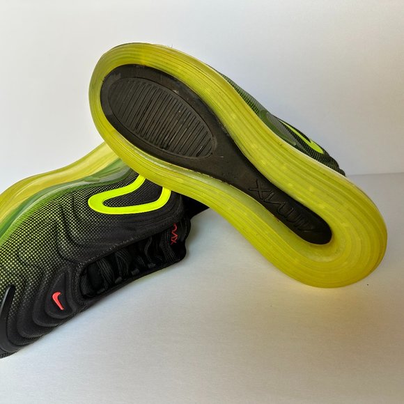 Nike Air Max 720 kids size 4.5 4/11/2019 release - spotless like new condition - Picture 2 of 2